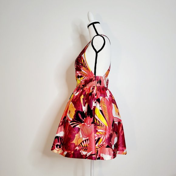 Romeo & Juliet Couture Summer Mini-Dress - Picture 3 of 16